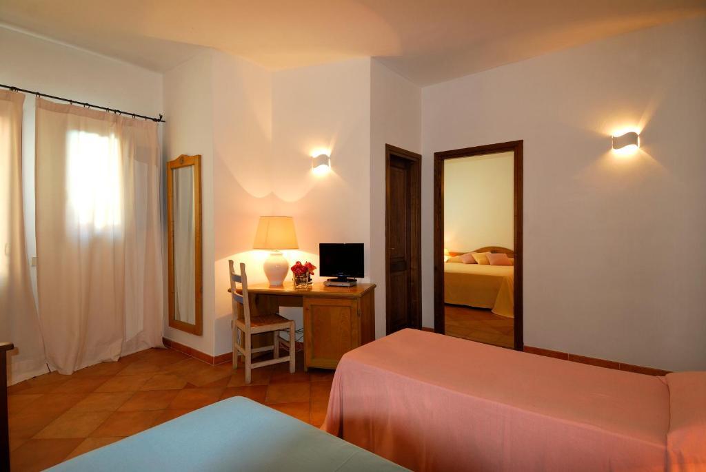 Boutique Hotel Sant'Andrea & Relais San Pantaleo Værelse billede