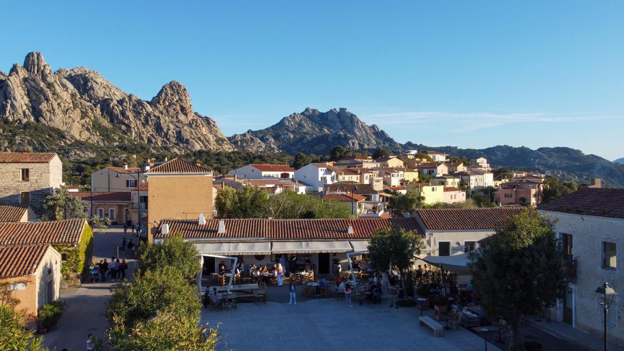 Boutique Hotel Sant'Andrea & Relais San Pantaleo Eksteriør billede