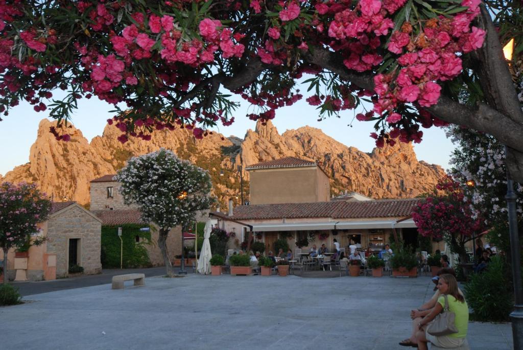 Boutique Hotel Sant'Andrea & Relais San Pantaleo Eksteriør billede