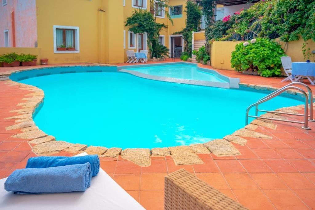 Boutique Hotel Sant'Andrea & Relais San Pantaleo Eksteriør billede